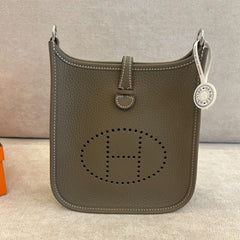 Hermès Evelyne TPM 16 in Etoupe Clemence Leather