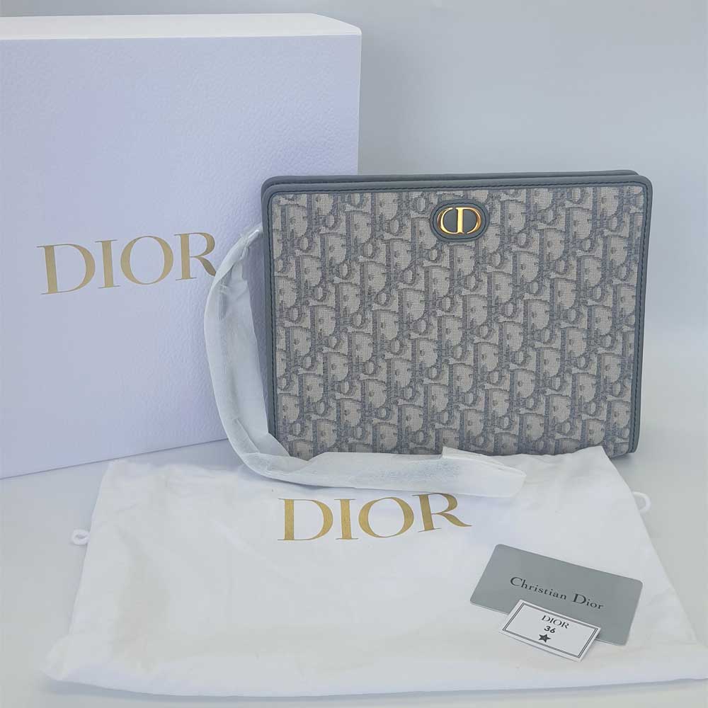 Medium 30 Montaigne Pouch
