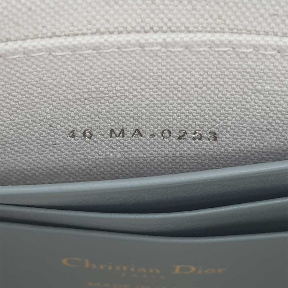 Medium 30 Montaigne Pouch