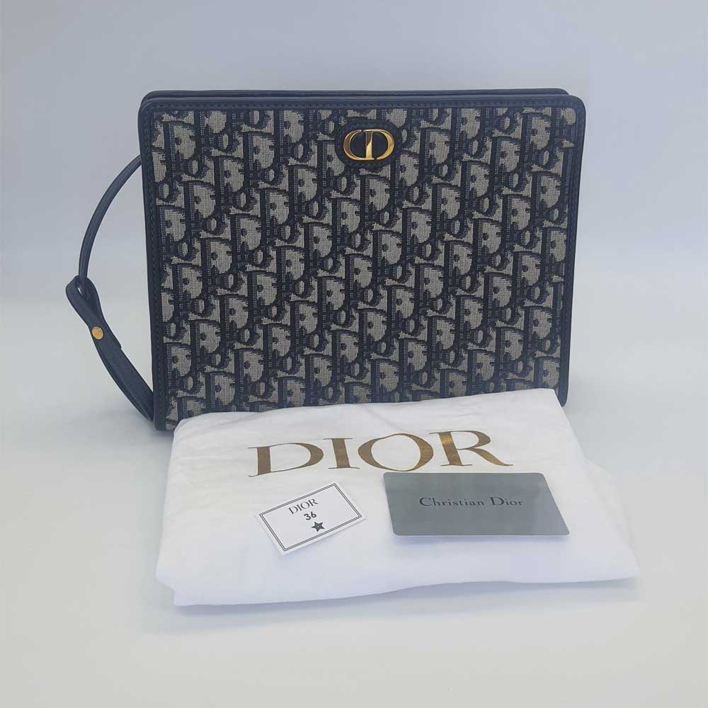 Medium 30 Montaigne Pouch
