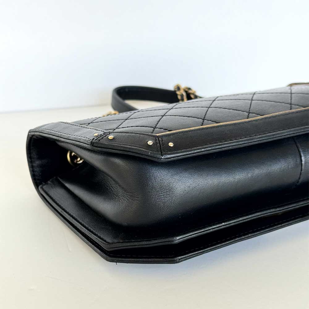 CC Clasp Flap Bag