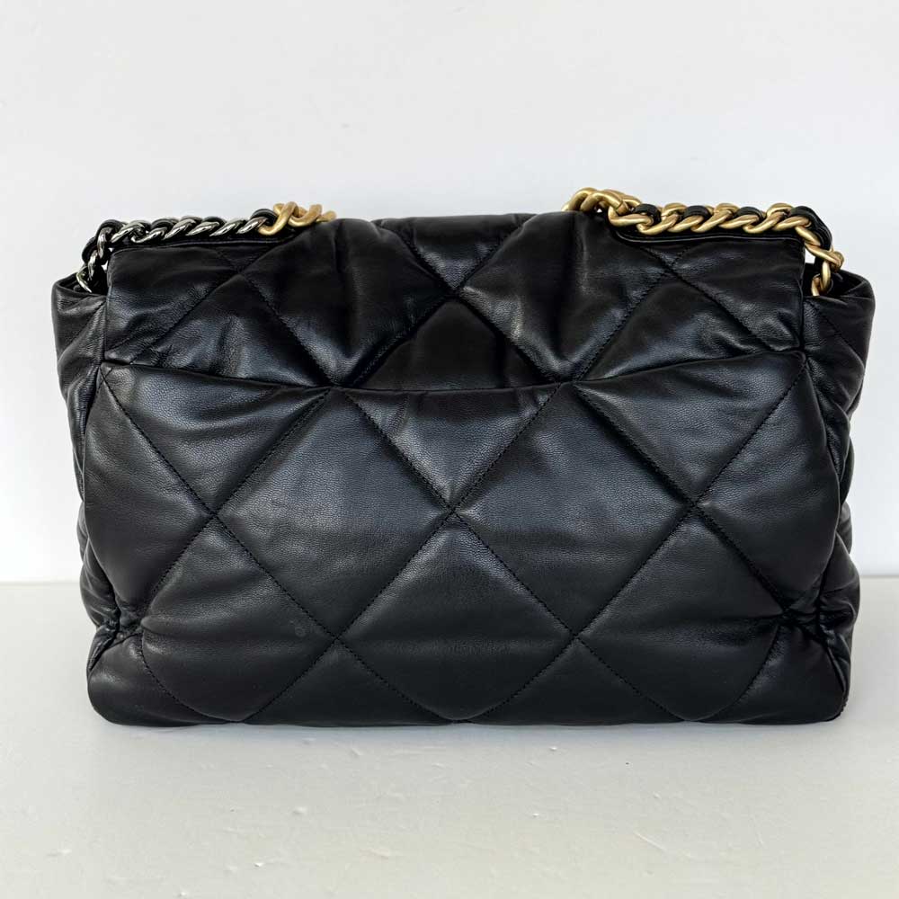 Chanel 19 Maxi