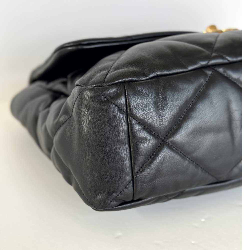 Chanel 19 Maxi