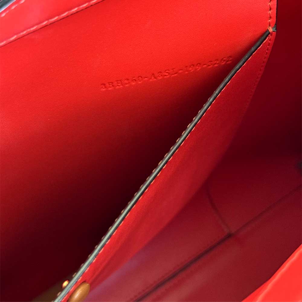 Medium Runaway Leather Tote