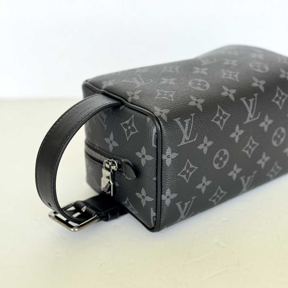 Locket Dopp Travel Kit