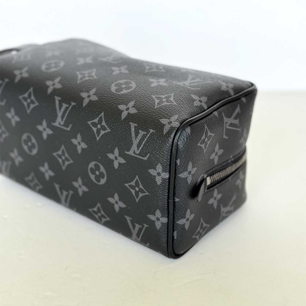 Locket Dopp Travel Kit