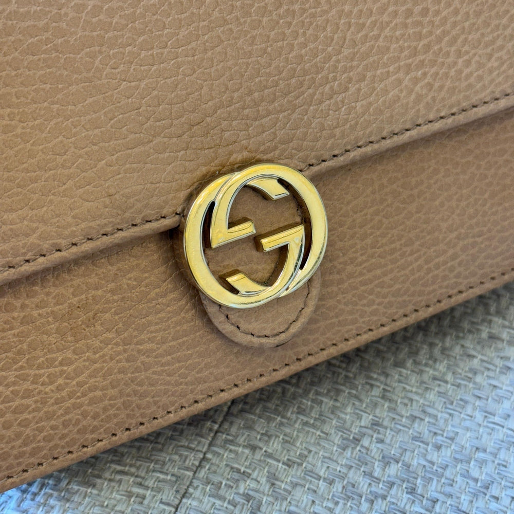 Gucci Interlocking G Beige Wallet On Chain