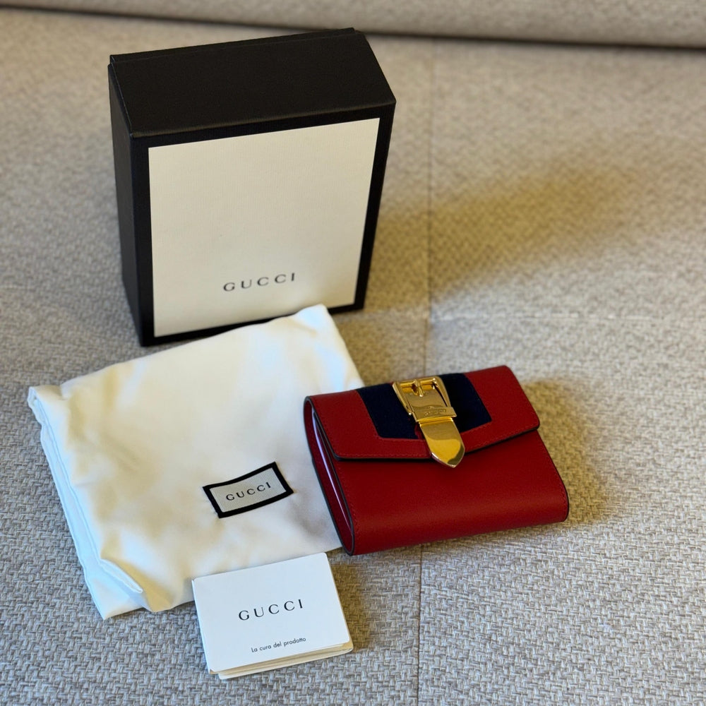 Gucci Calfskin Sylvie Wallet in Hibiscus Red