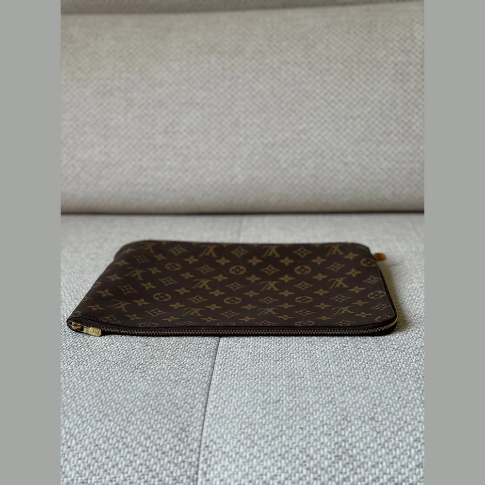 Louis Vuitton Monogram Canvas Étui Voyage MM