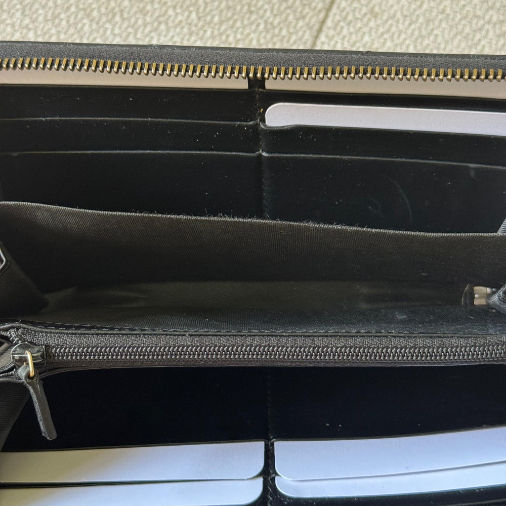 Gucci GG Marmont Black Leather Zipped Wallet