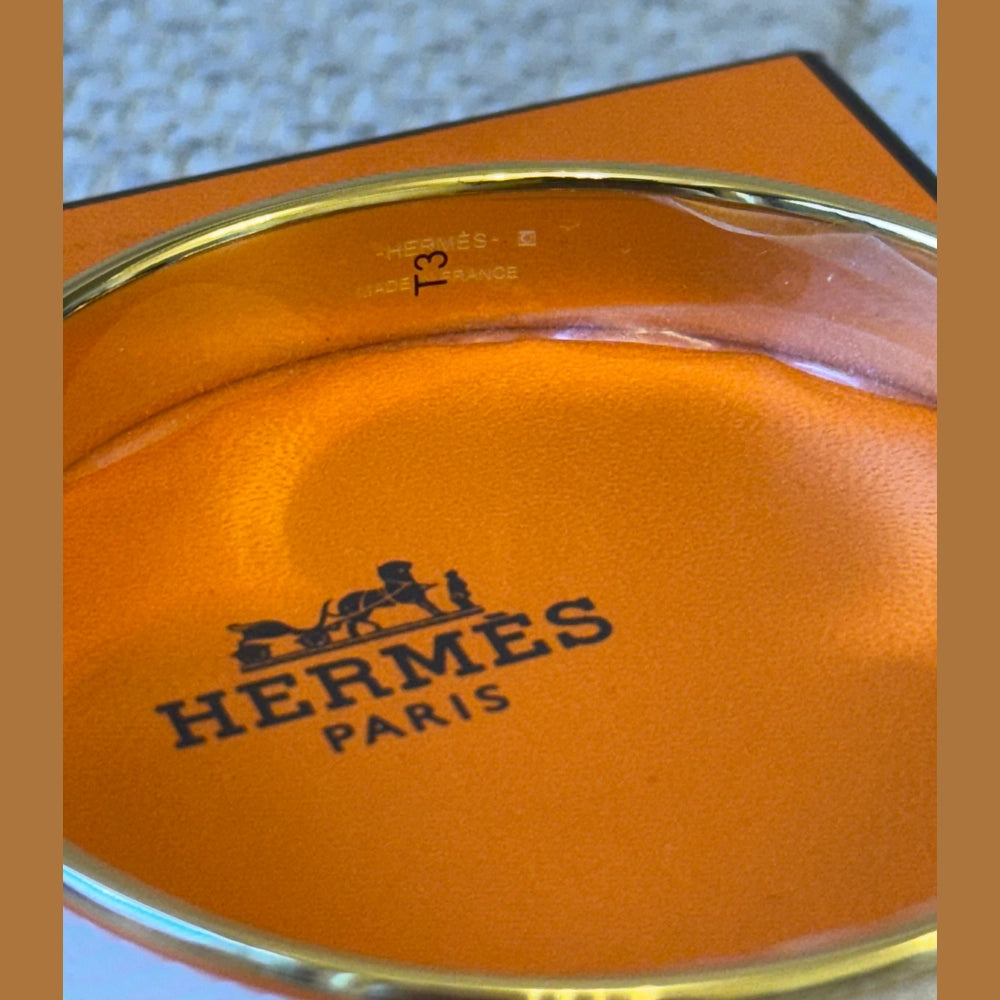 Hermès Olympe Bracelet – White Enamel with Gold Hardware (Size T3)