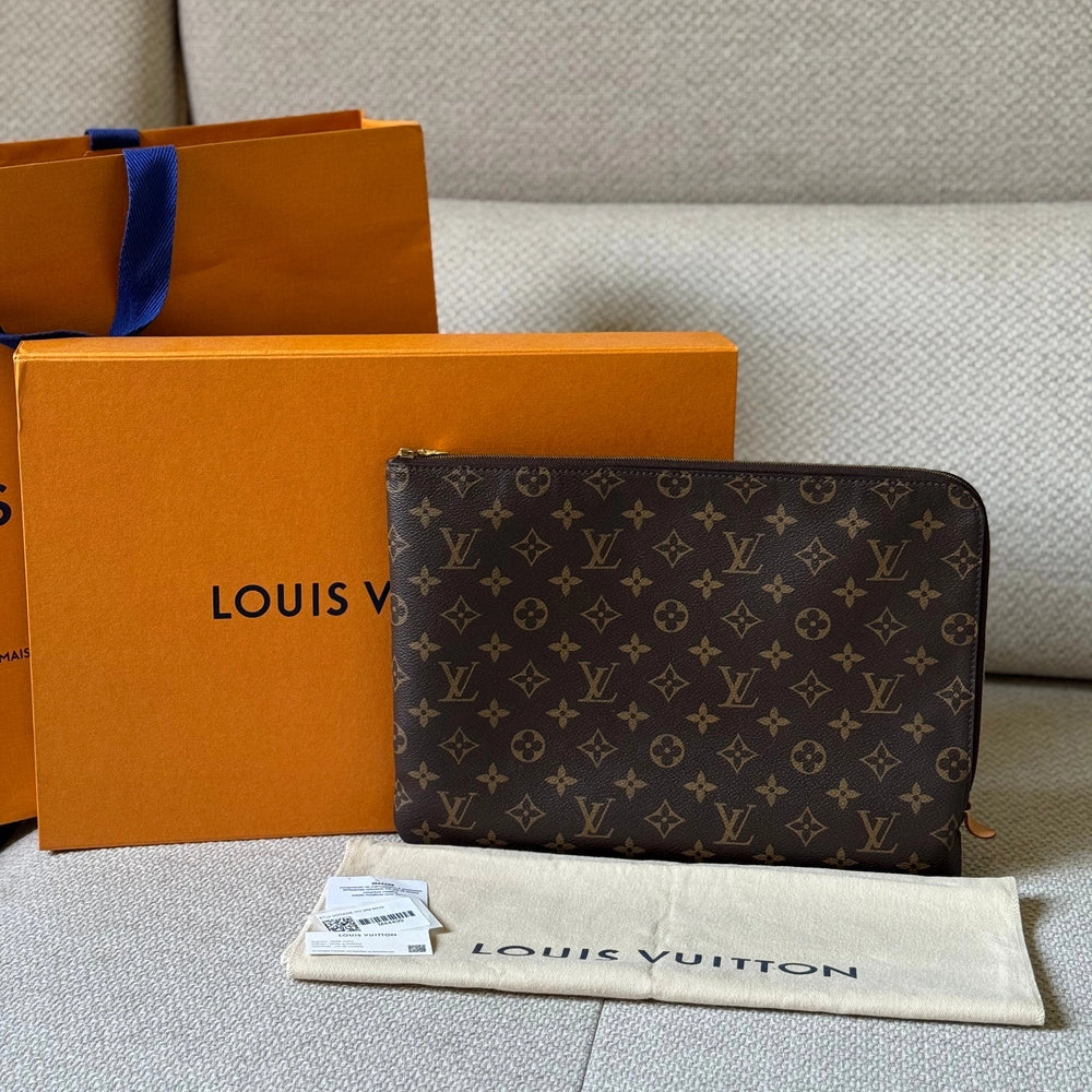 Louis Vuitton Monogram Canvas Étui Voyage MM