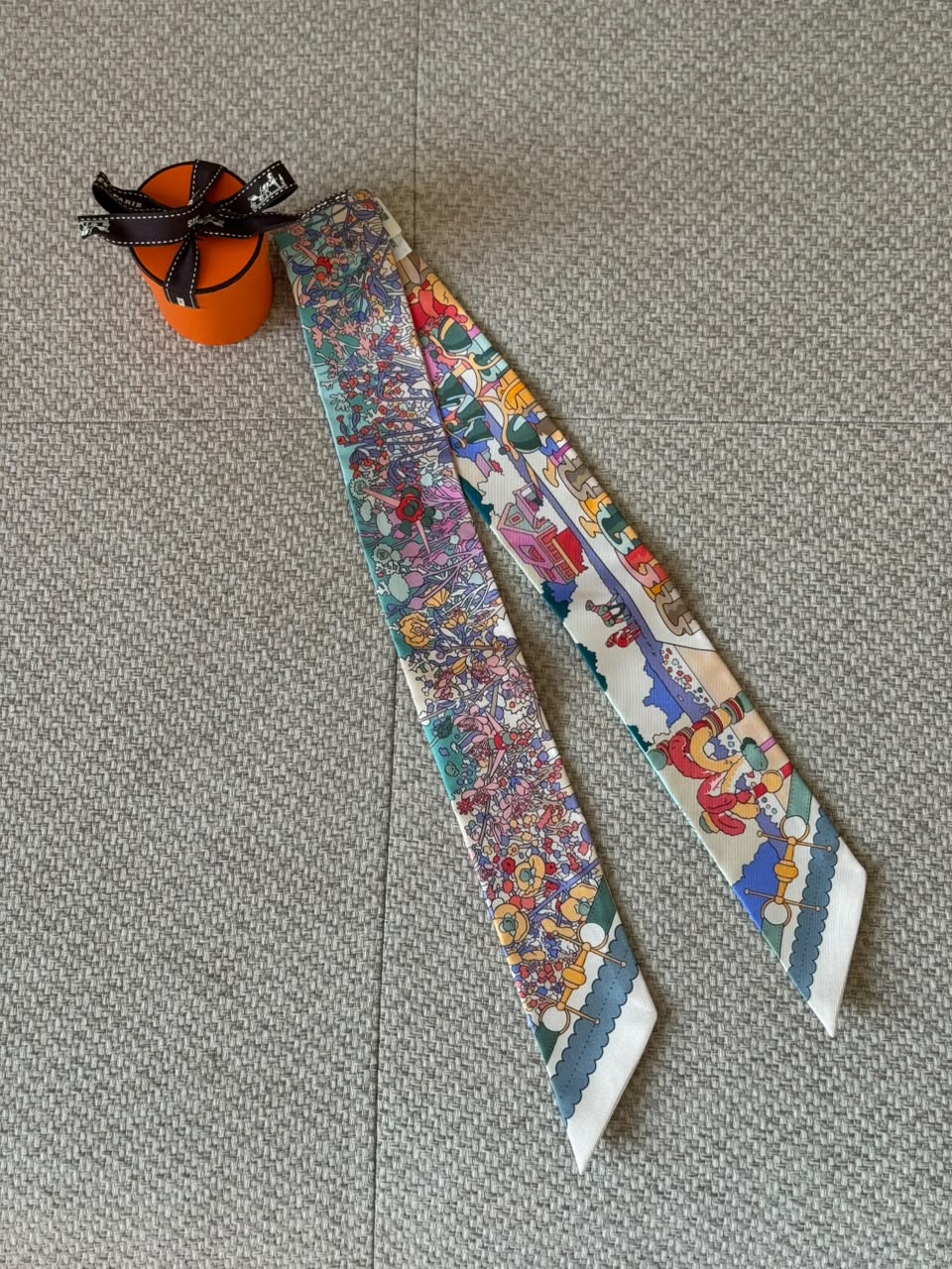 Hermès Silk Pony Pit Twilly