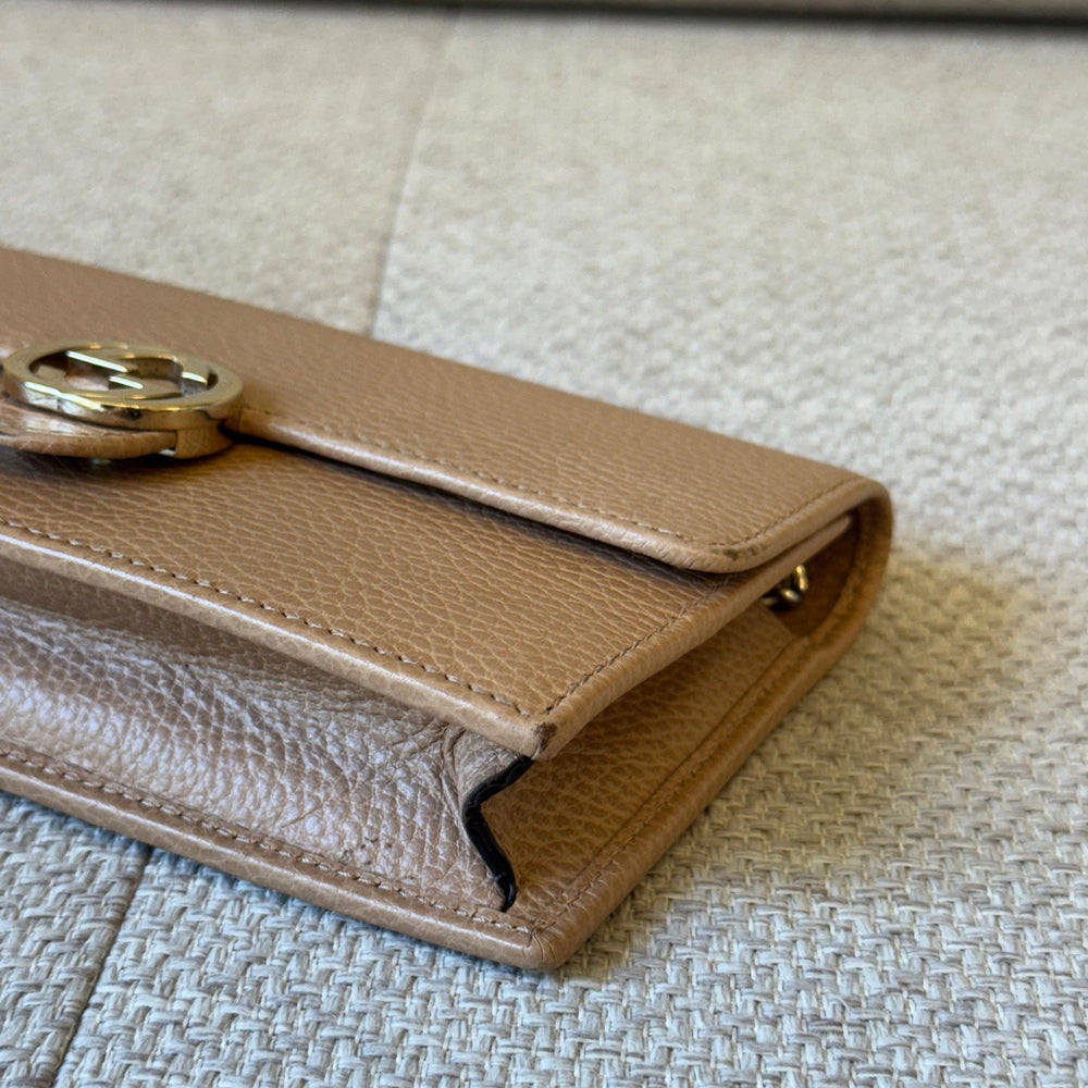Gucci Interlocking G Beige Wallet On Chain