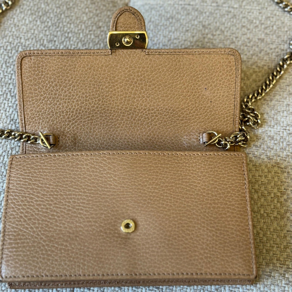 Gucci Interlocking G Beige Wallet On Chain
