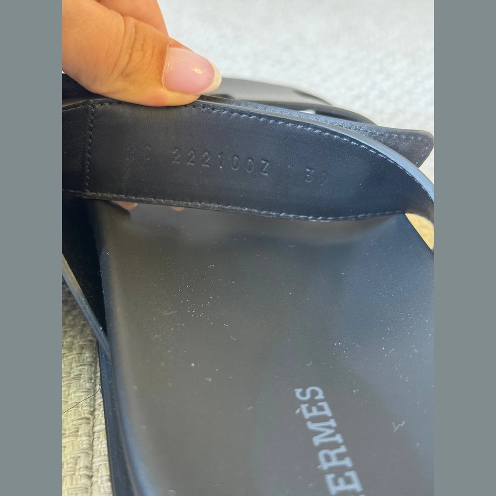 Hermès Black Calfskin Leather Chypre Sandals - Size 39