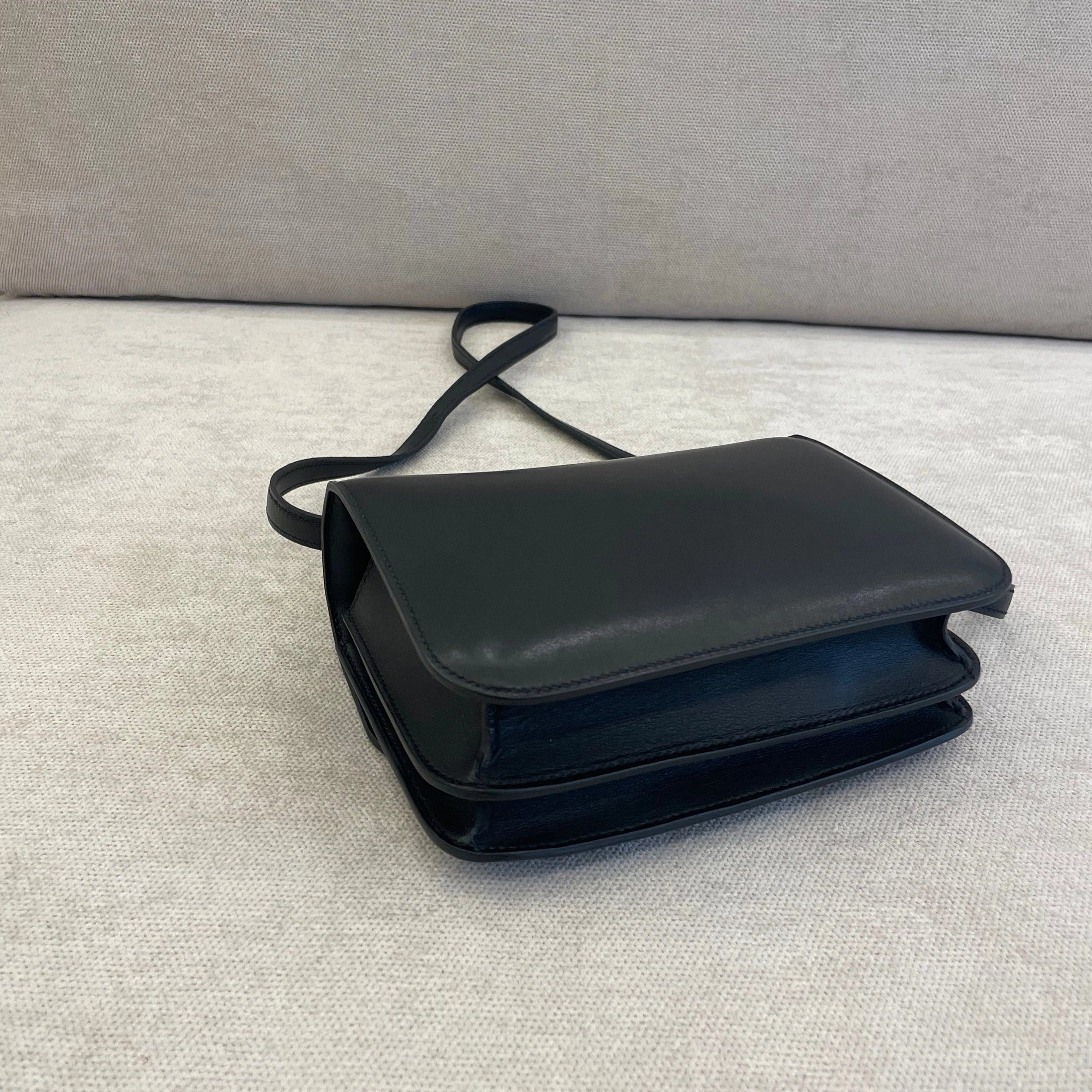 Hermès Black EverCalf Leather Constance 18 PHW