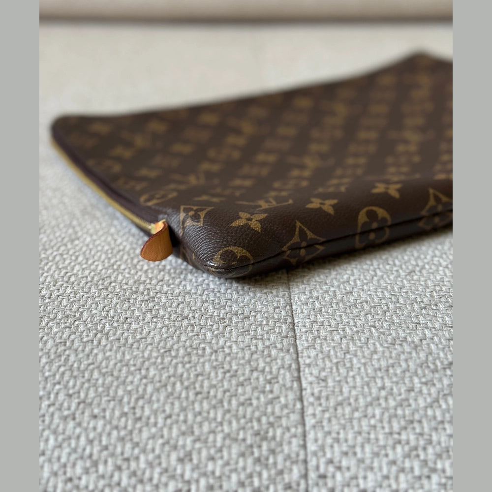 Louis Vuitton Monogram Canvas Étui Voyage MM