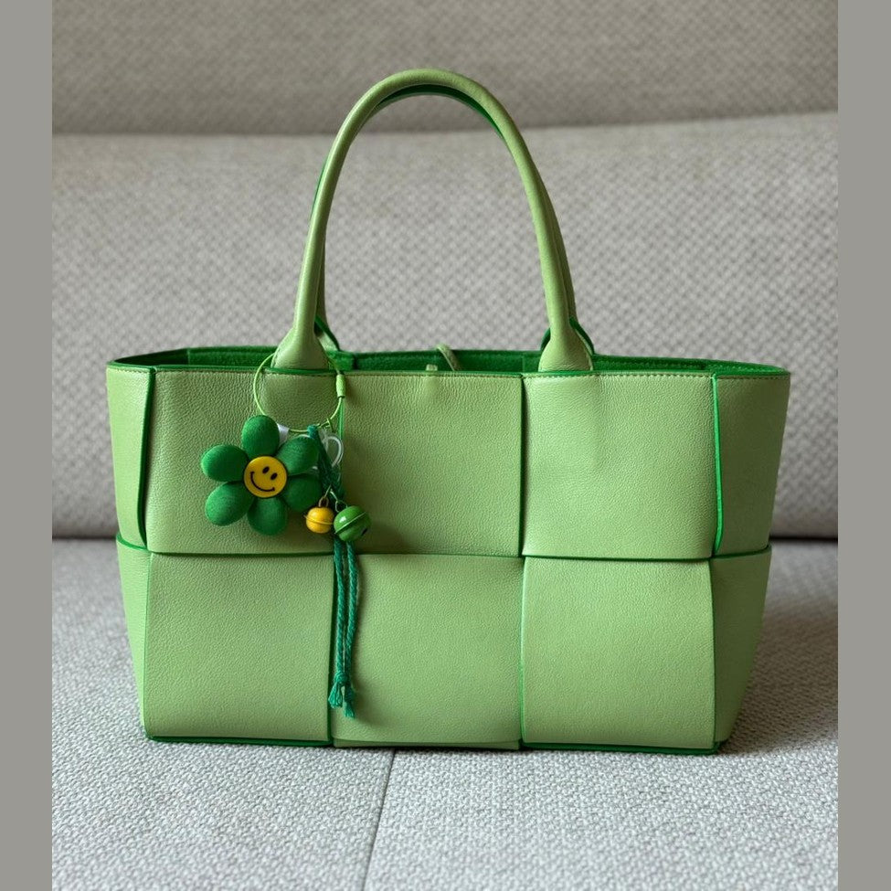 Bottega Veneta Green Parakeet Arco Tote Bag in Leather