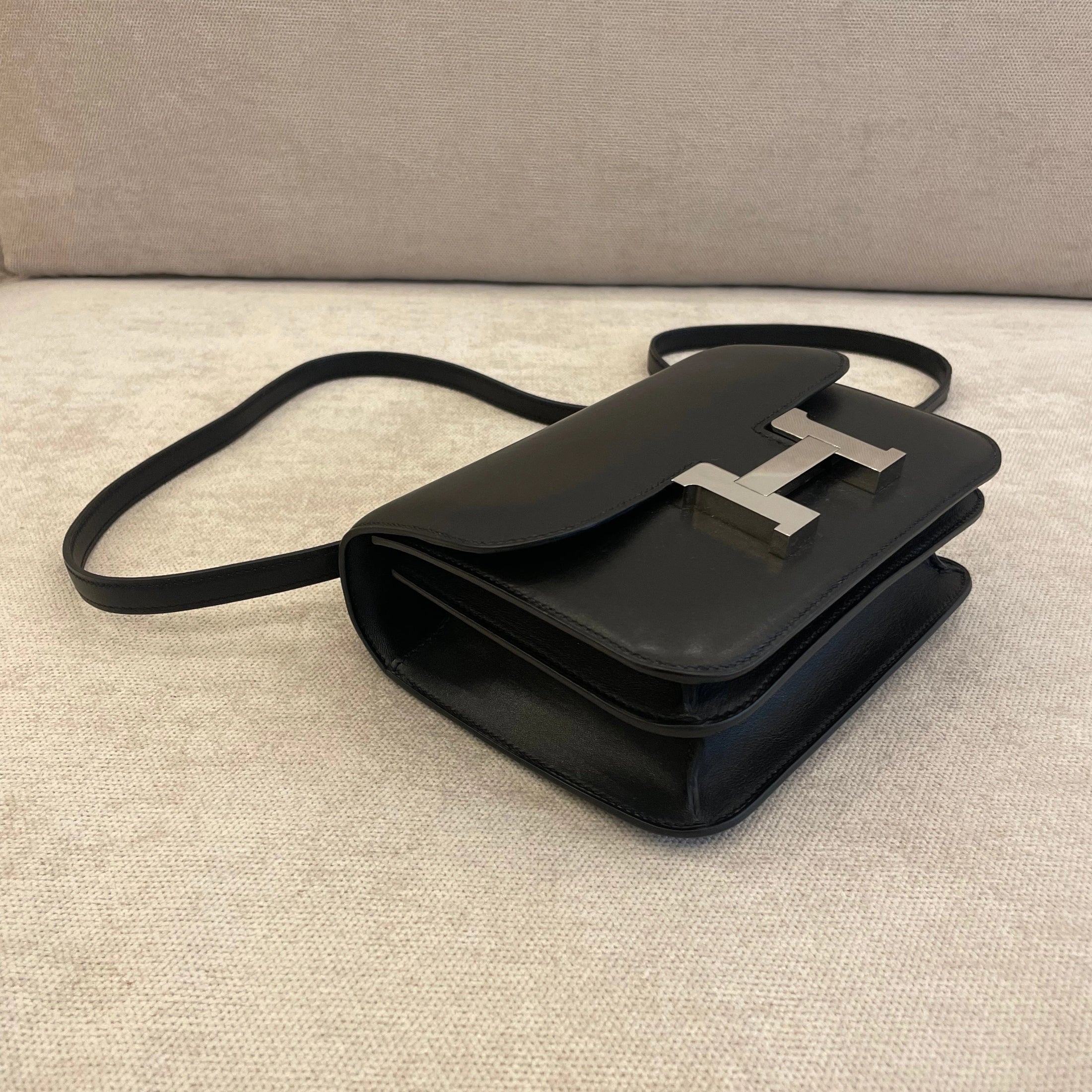 Hermès Black EverCalf Leather Constance 18 PHW